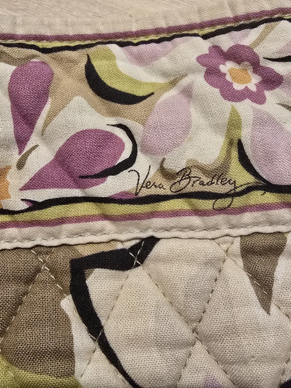 Vera Bradley Retired Portobello Road Lg Tote-Magnetic Close- 3 Pocket Travel Bag - Picture 4 of 10